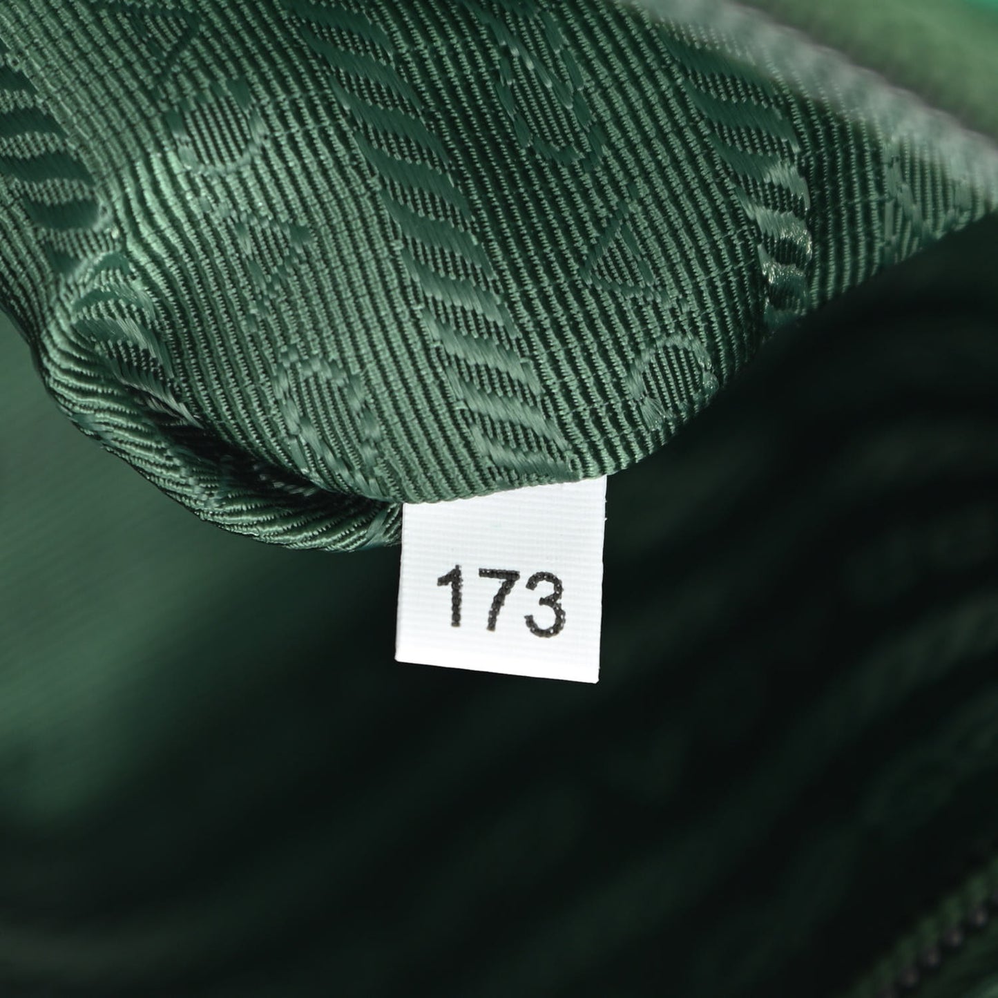 Tessuto Nylon Saffiano Flat Messenger Bag Oleandro