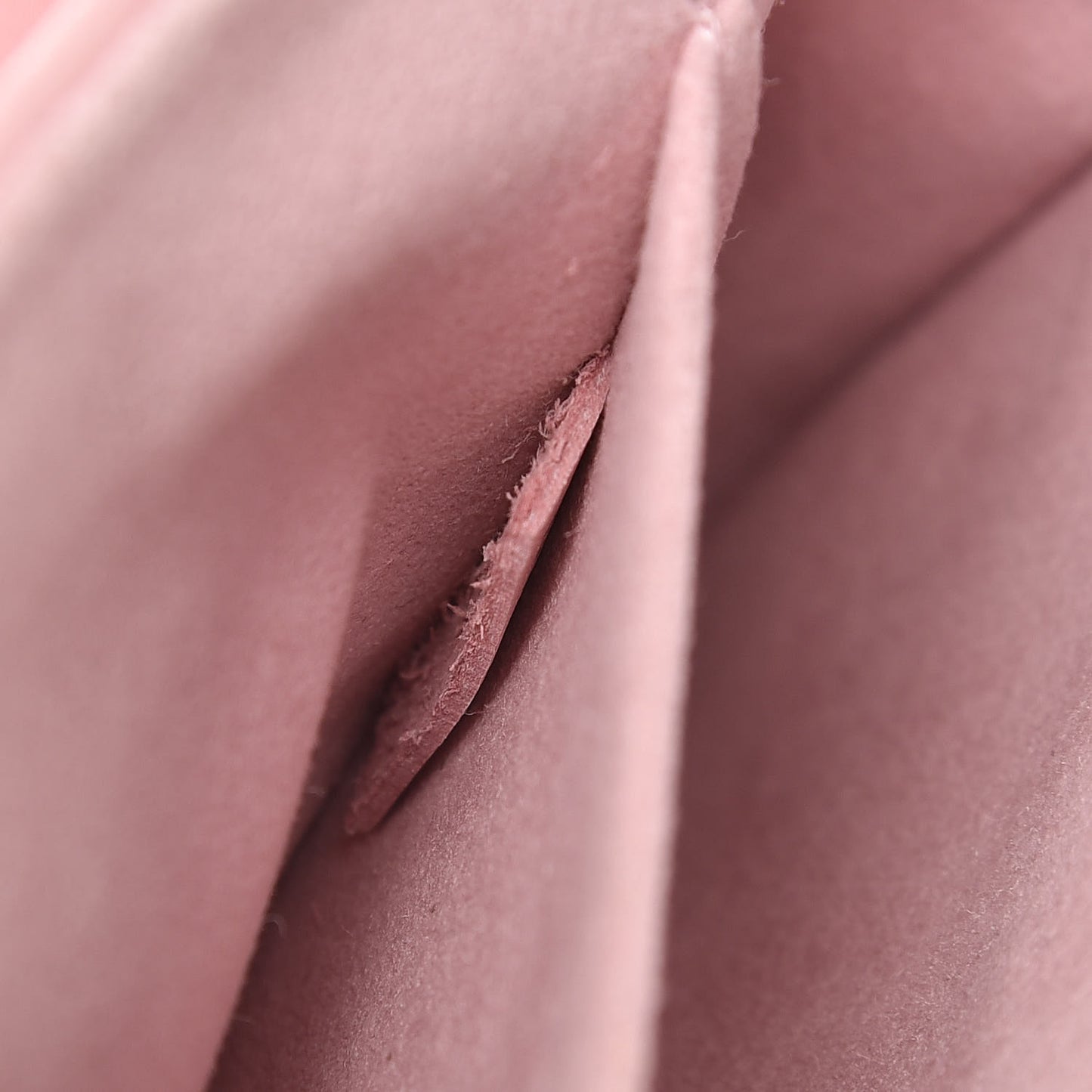 Calfskin New Wave Chain PM Smoothie Pink
