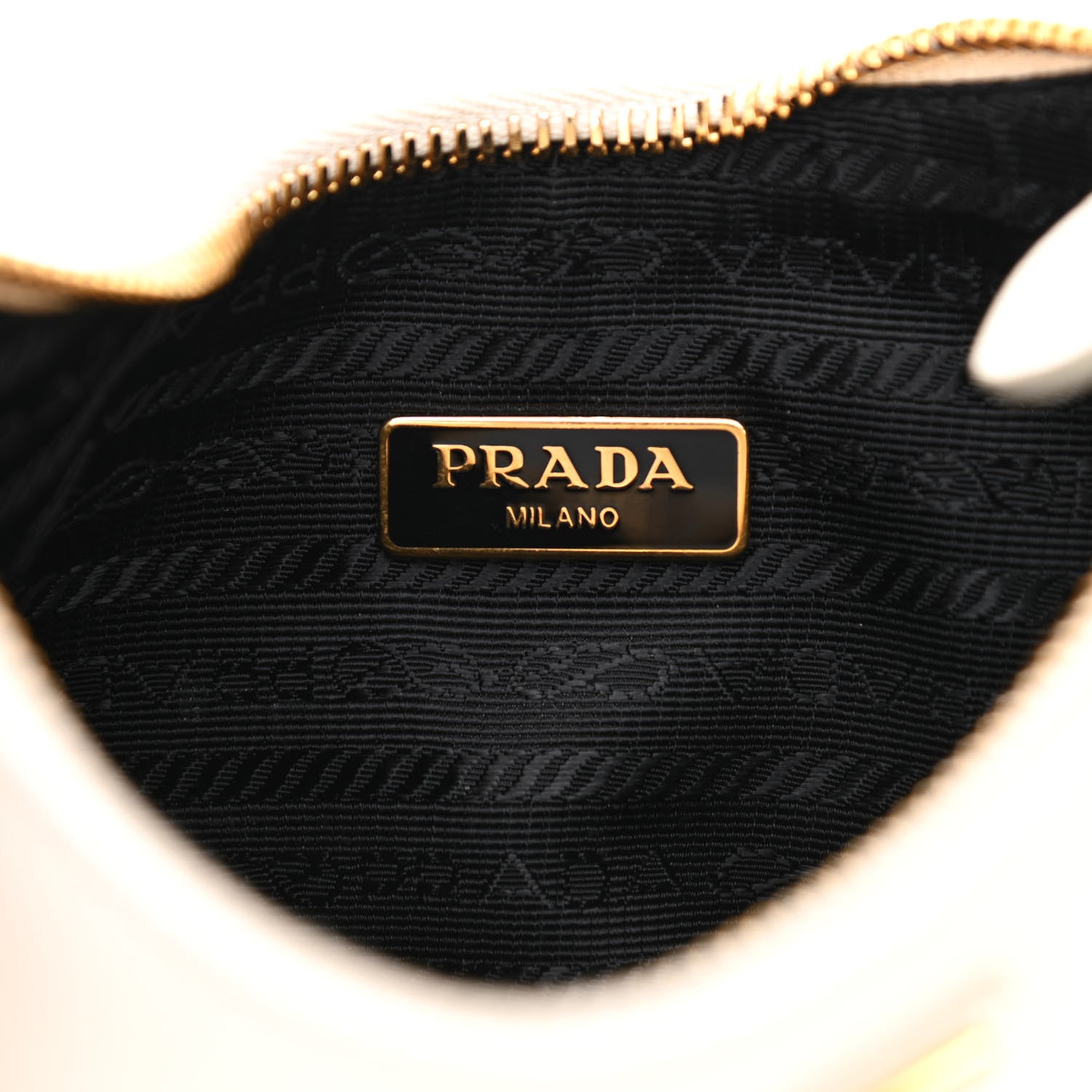 Prada Saffiano Re-Edition 2005 Shoulder Bag White 5 of 9