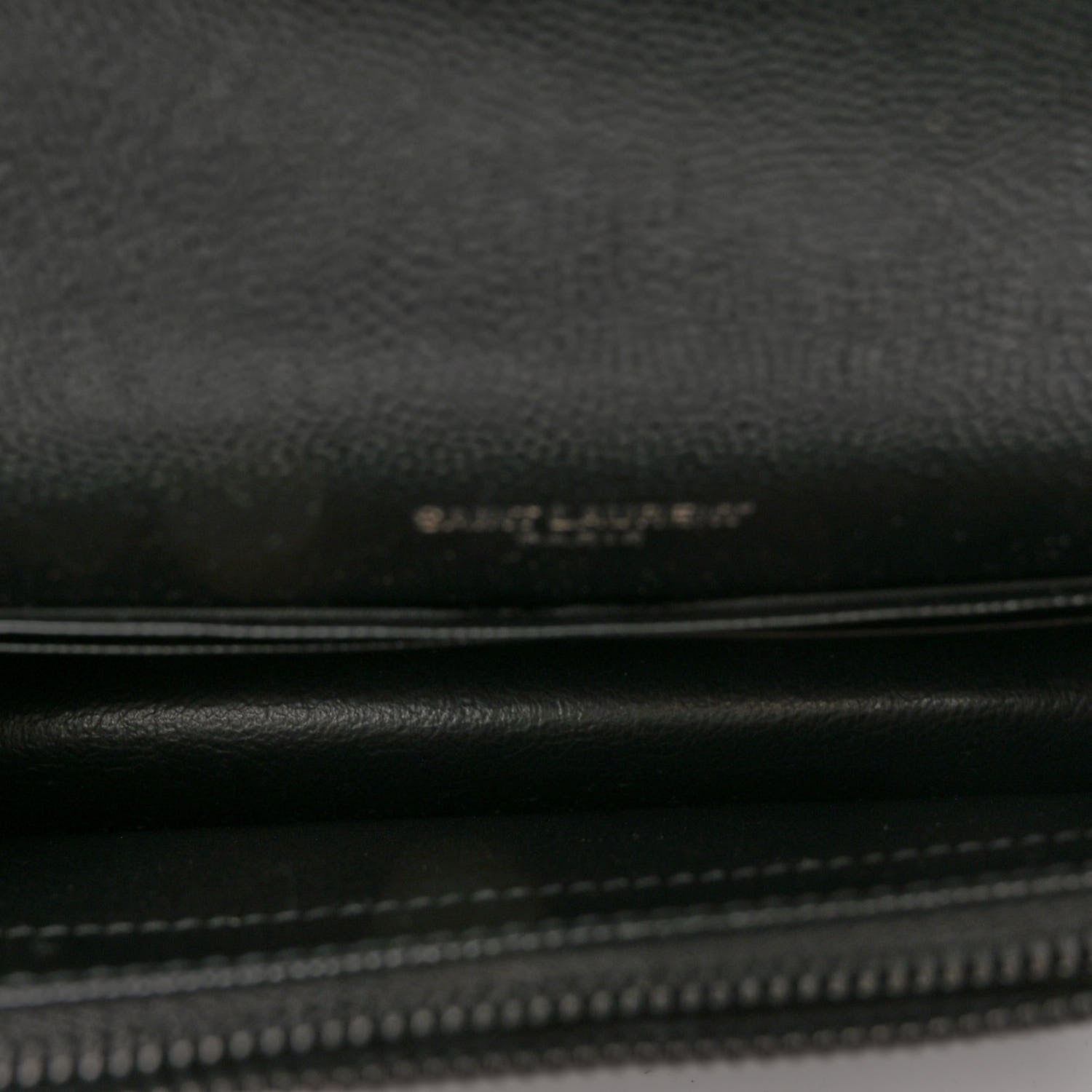 Saint Laurent Grain De Poudre Matelasse Chevron Monogram Monochrome Envelope Chain Wallet Black 5 of 9