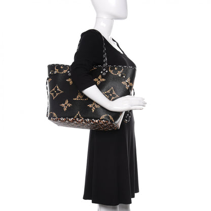 Louis Vuitton Monogram Giant Jungle Neverfull MM Black 2 of 10