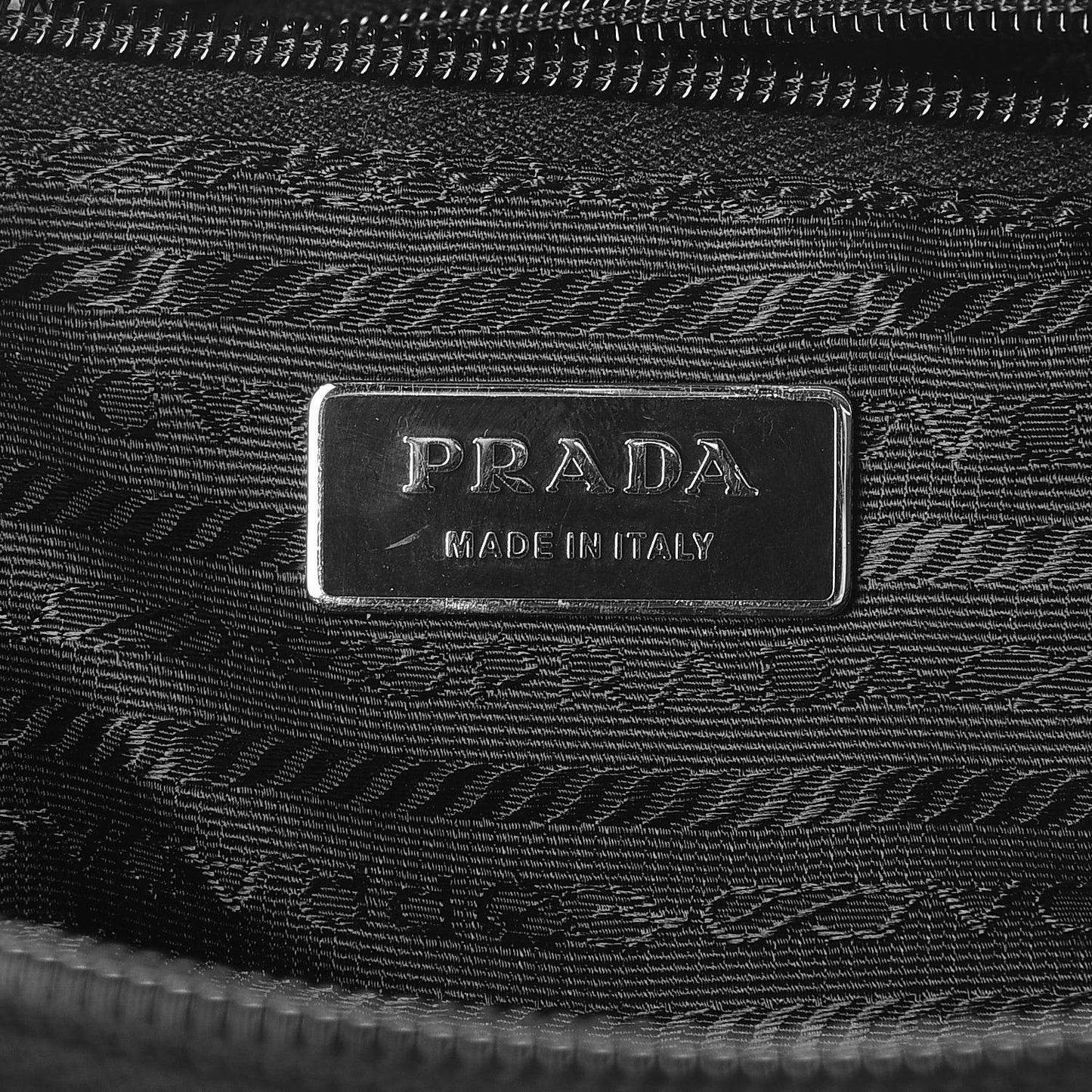 Nylon Vela Messenger Bag Black