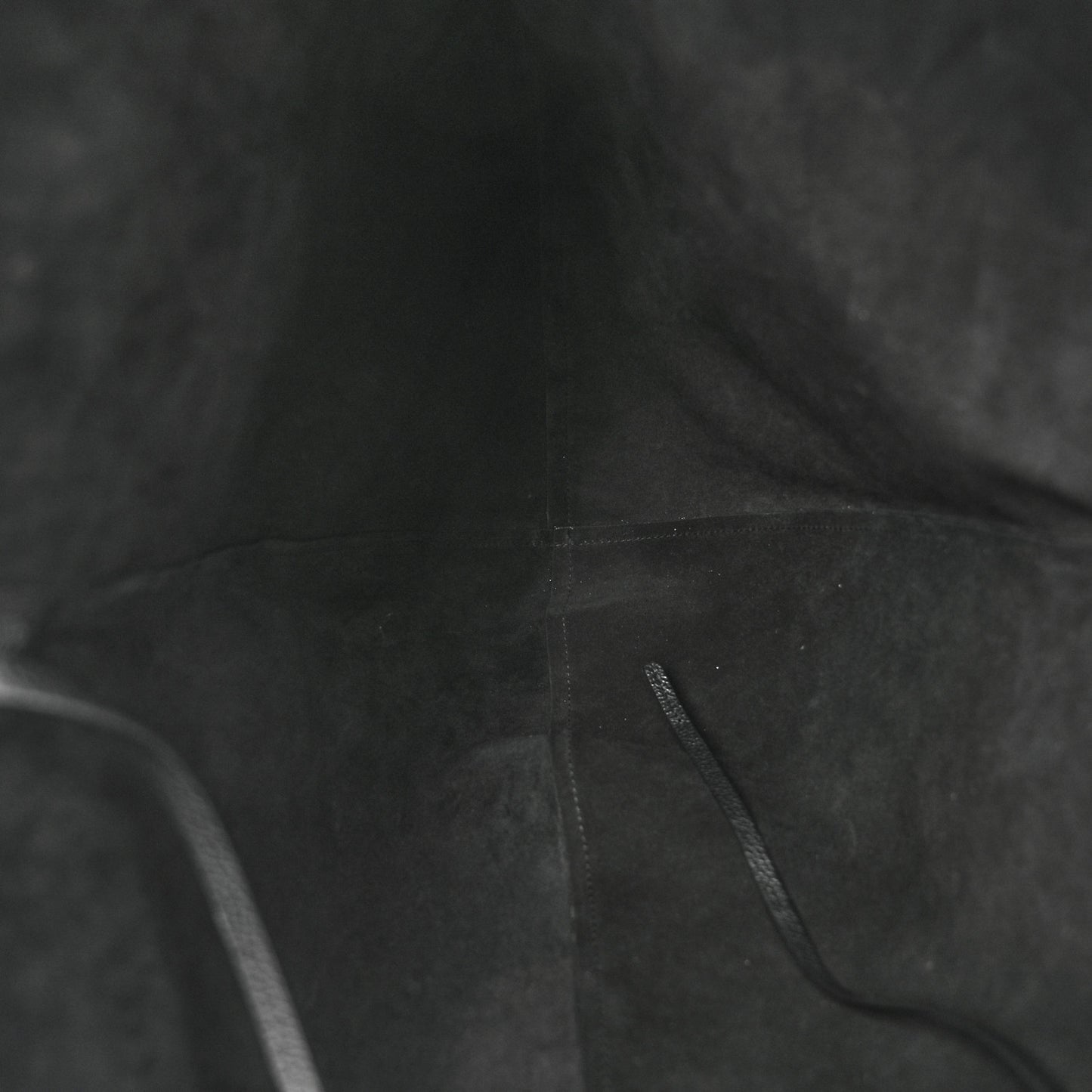 Calfskin Soft M Hobo Black