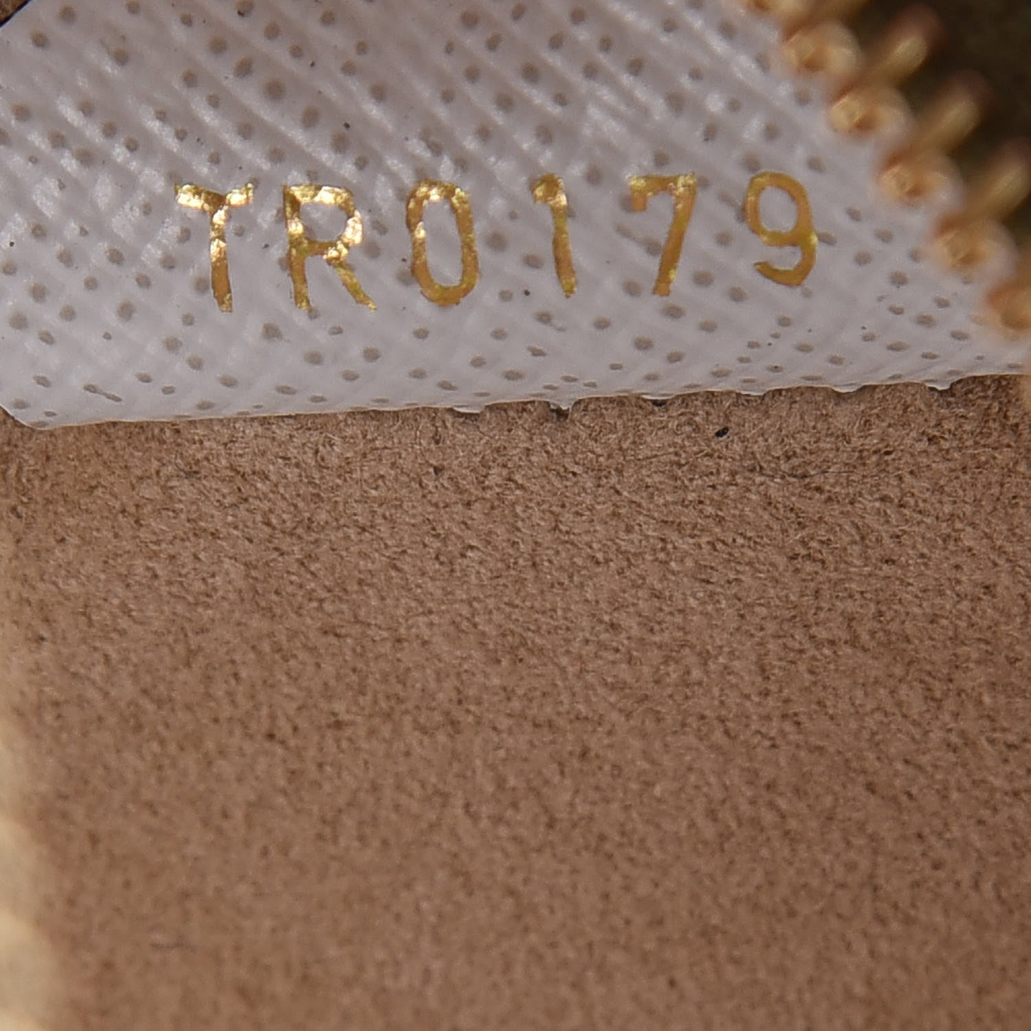 Louis Vuitton Monogram Giant Beach Pouch Kaki 7 of 9