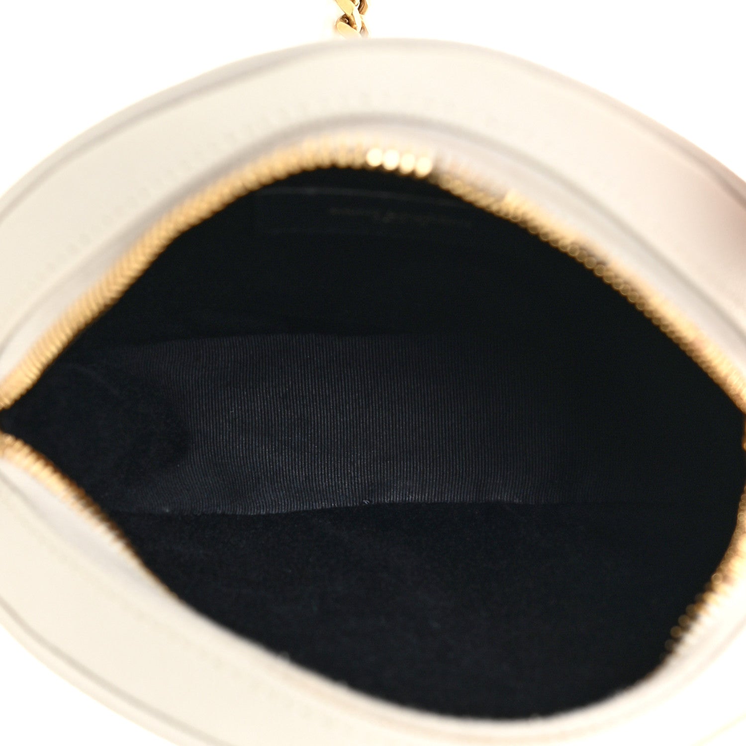 Saint Laurent Grain De Poudre Matelasse Chevron Quilted Round Vinyle Camera Bag Crema Soft 5 of 10