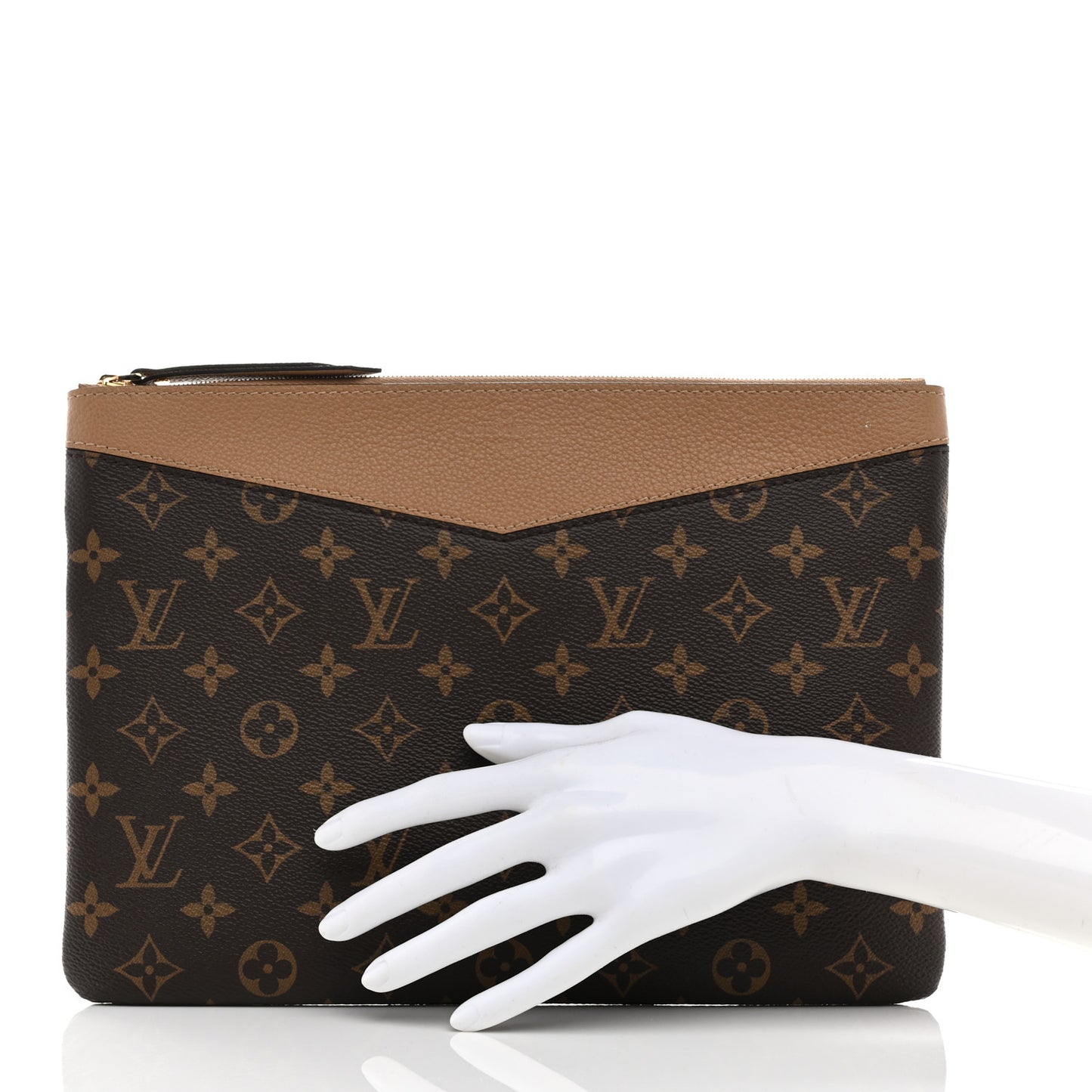 Monogram Daily Pouch Sesame