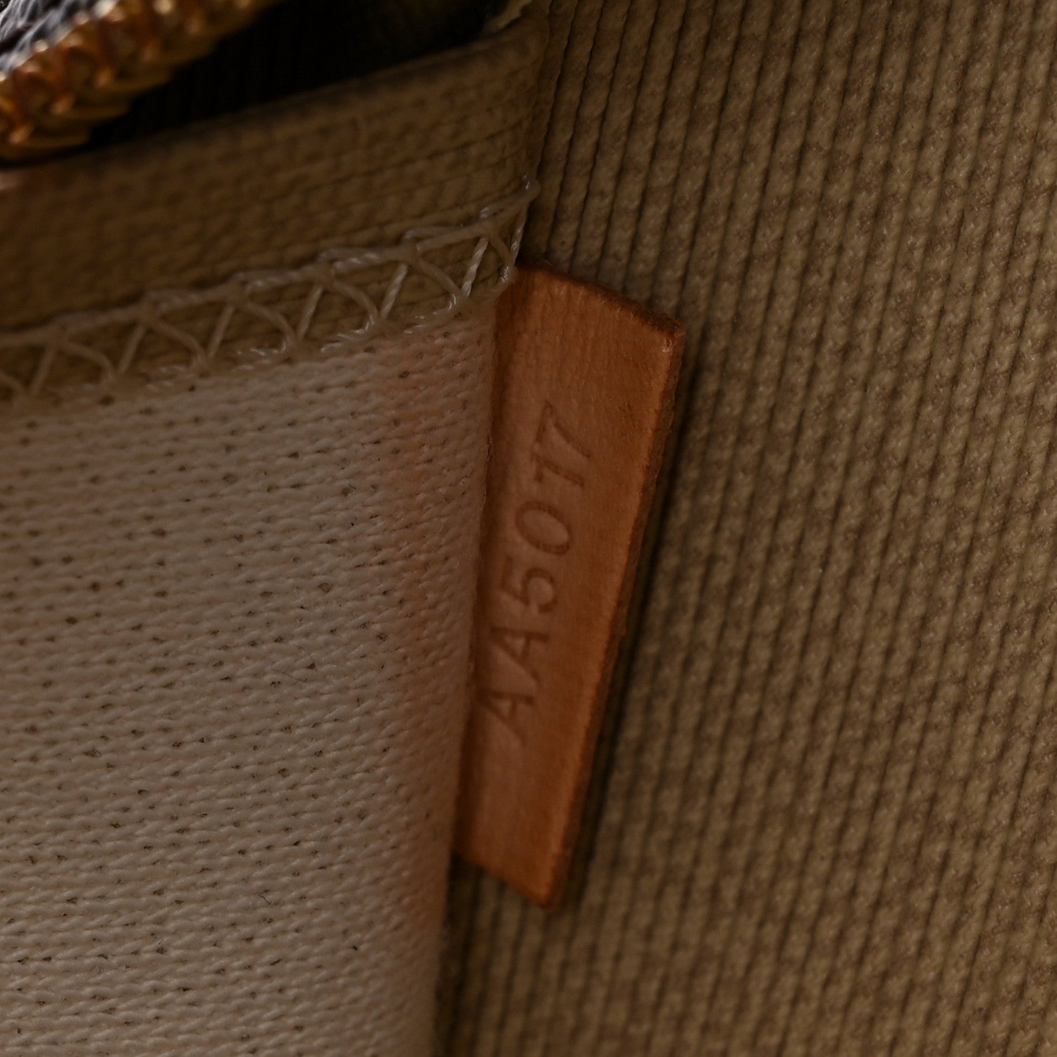 Louis Vuitton Monogram Sirius 45 7 of 25