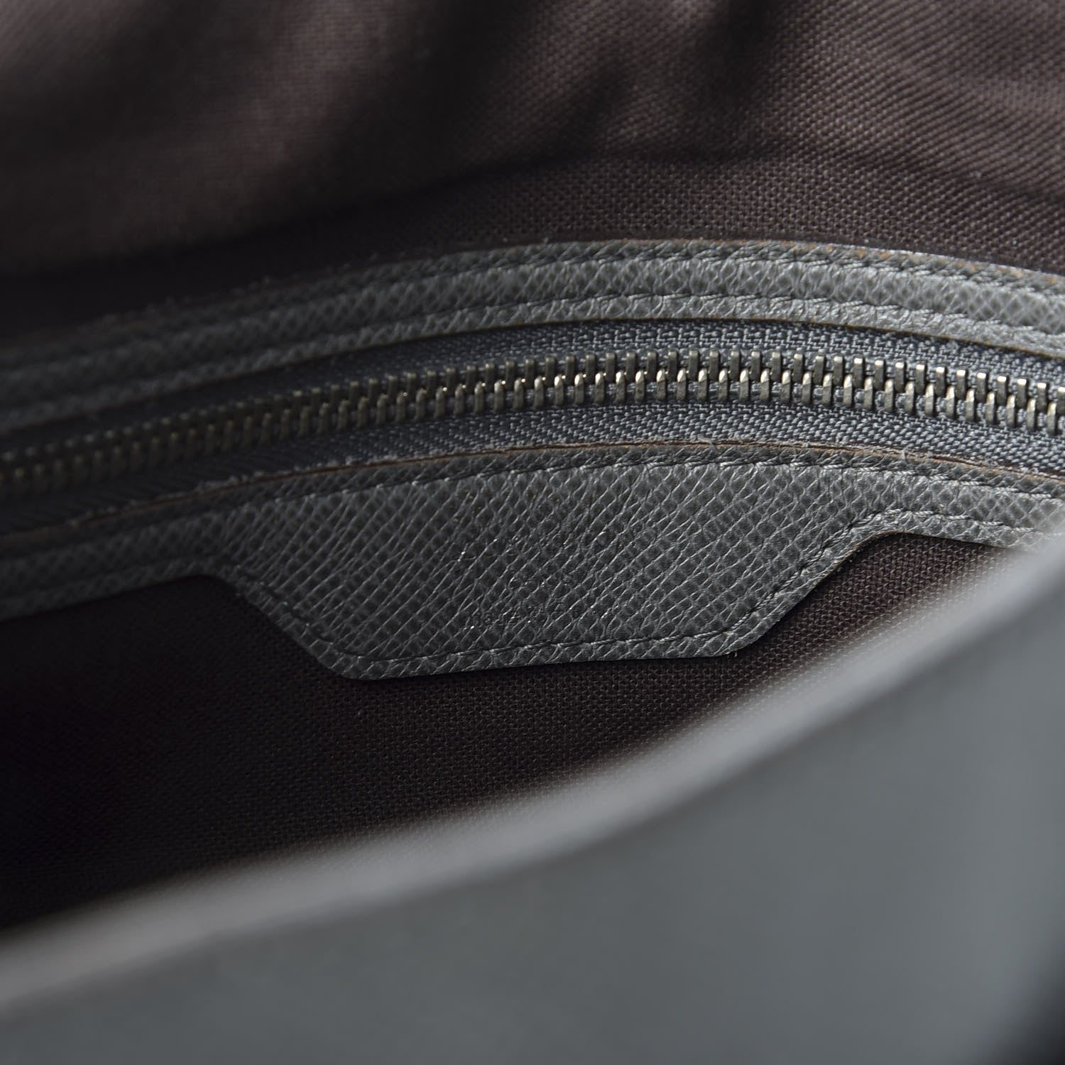Louis Vuitton Taiga Roman MM Messenger Glacier 8 of 9