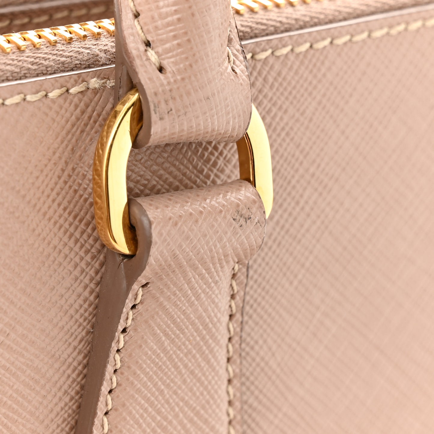 Saffiano Medium Galleria Double Zip Tote Cammeo