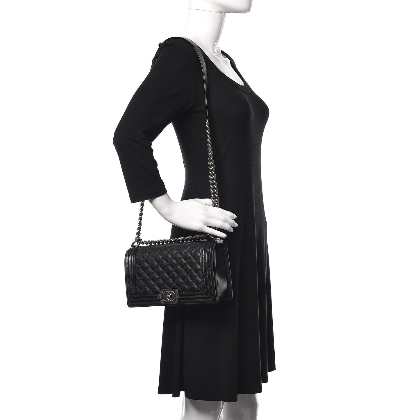 Caviar Quilted Medium Boy Flap Black