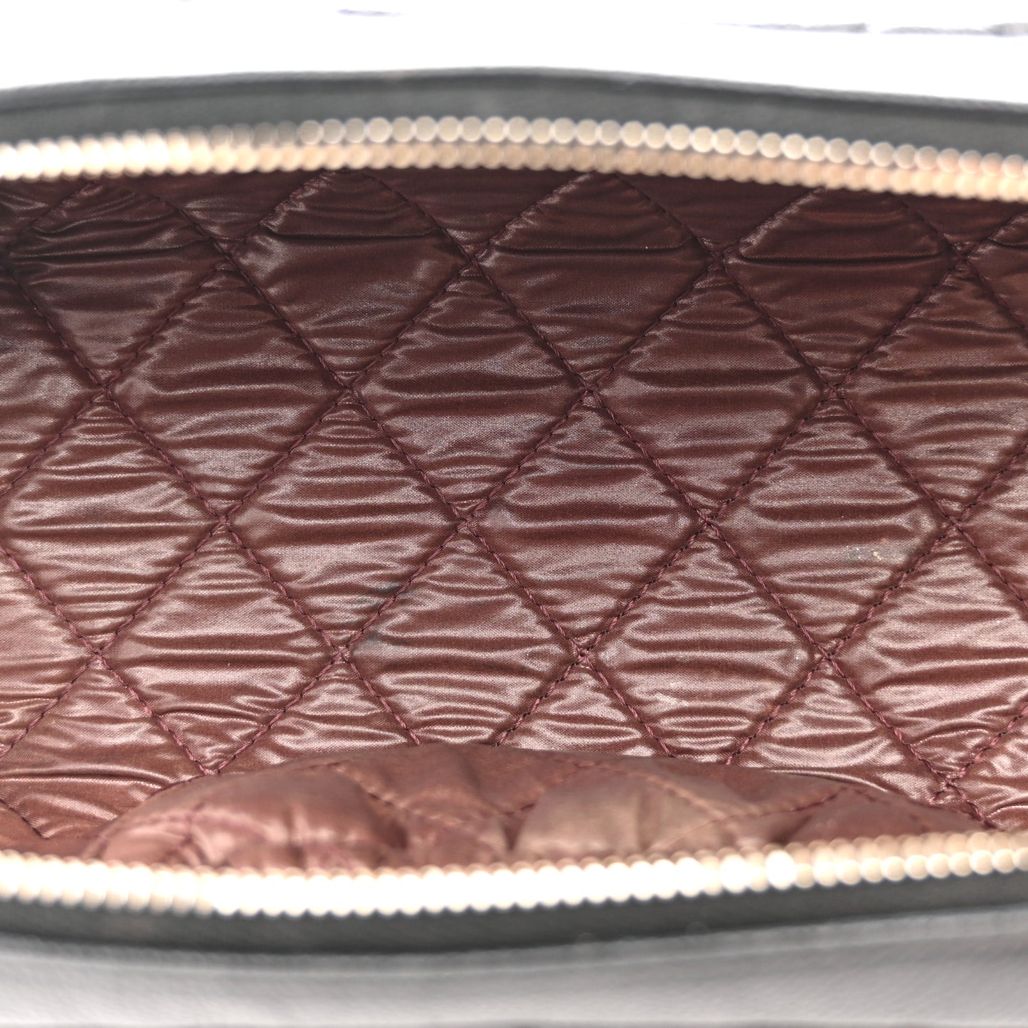 Caviar Quilted Toiletry Case With Chain Black