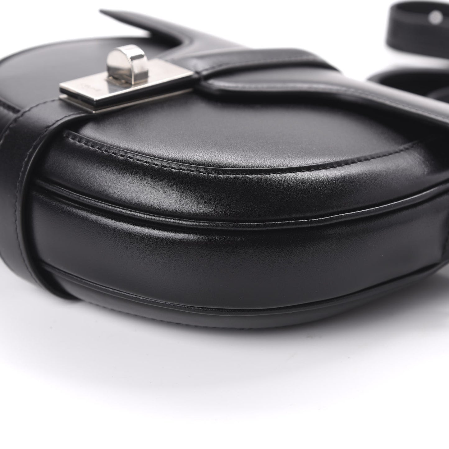 Satinated Calfskin Besace Small 16 Black