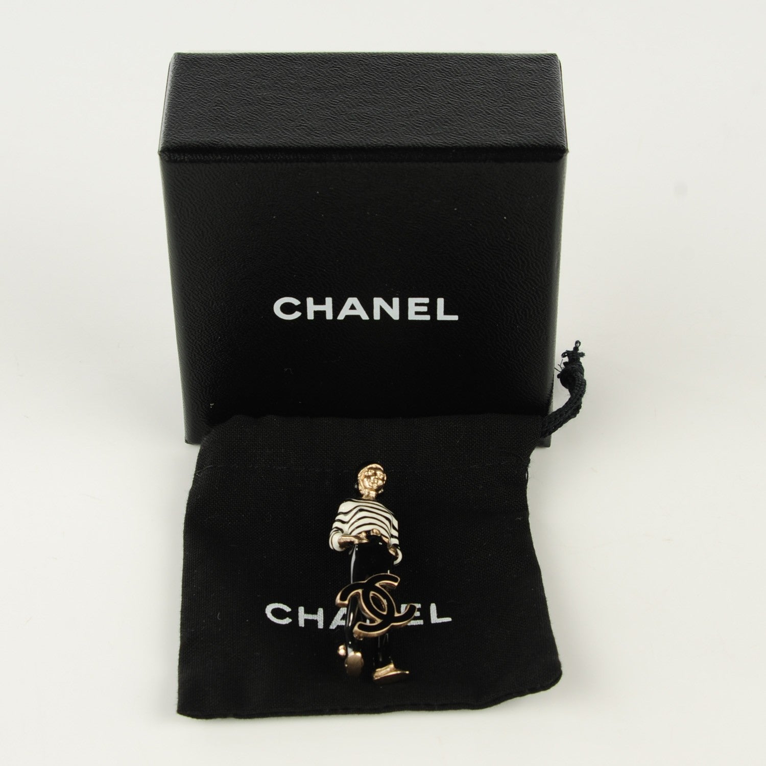 Chanel Enamel Coco Charm Brooch Black Gold 5 of 5