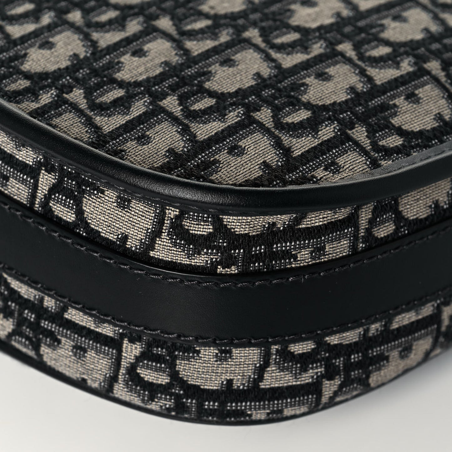 Oblique Medium Bobby Flap Blue