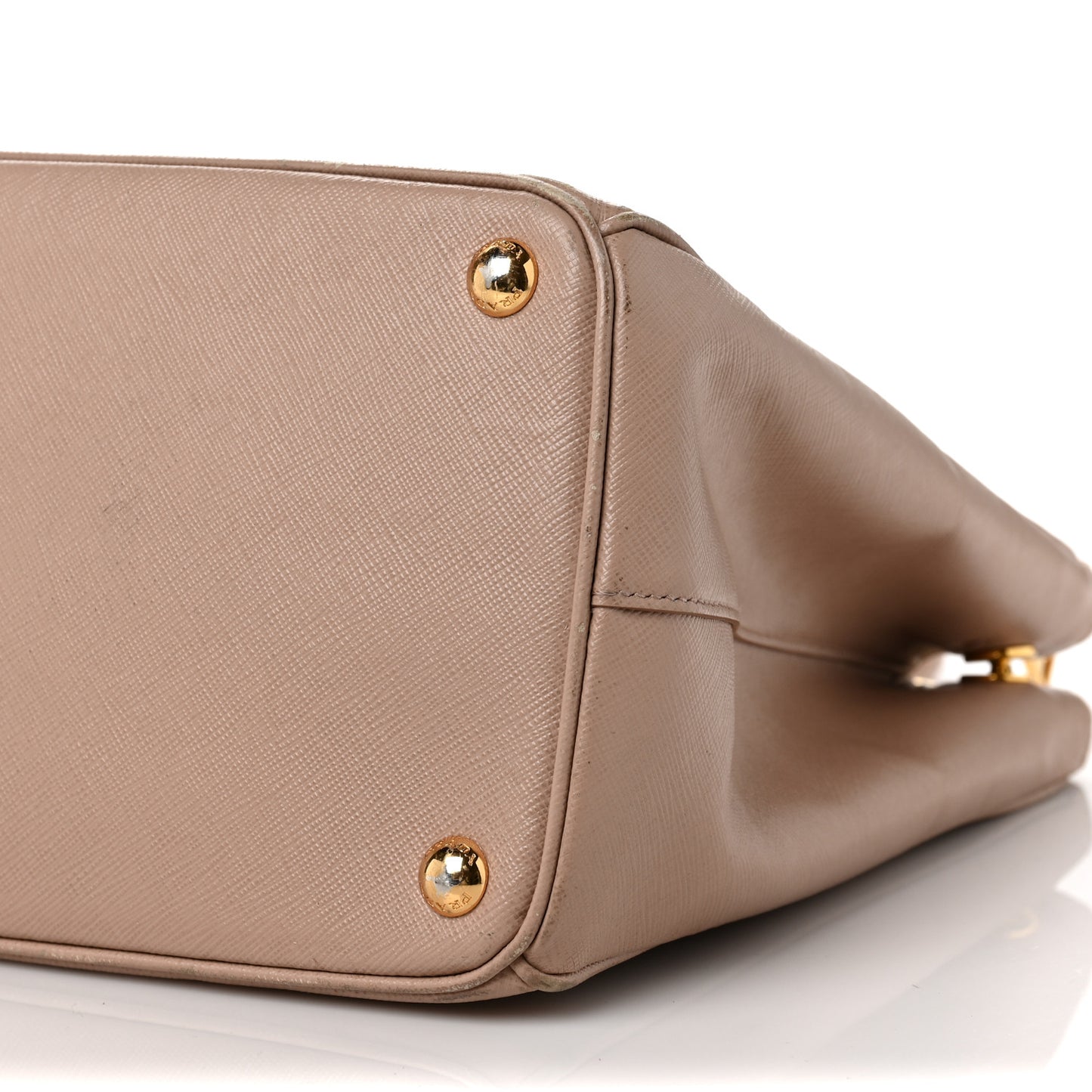 Saffiano Medium Galleria Double Zip Tote Cammeo