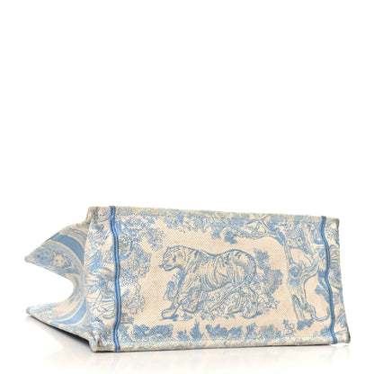 Christian Dior Canvas Embroidered Medium Dioriviera Toile De Jouy Book Tote Light Blue 4 of 14