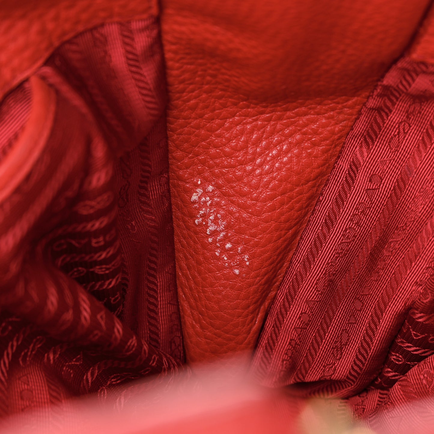 Vitello Daino Side Zip Shopper Tote Rosso