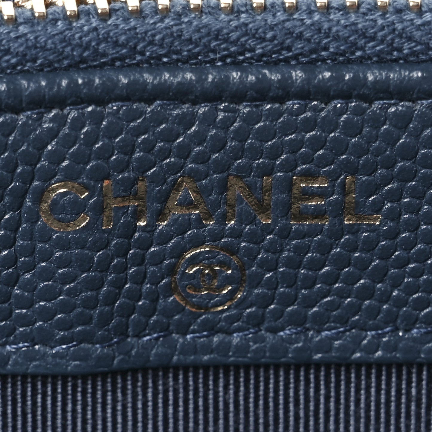 Caviar Quilted Small Clutch With Chain Blue