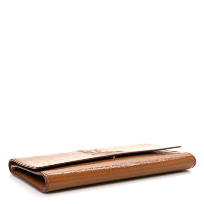 Saint Laurent Textured Patent Calfskin Monogram Large Belle De Jour Clutch Beige 4 of 15