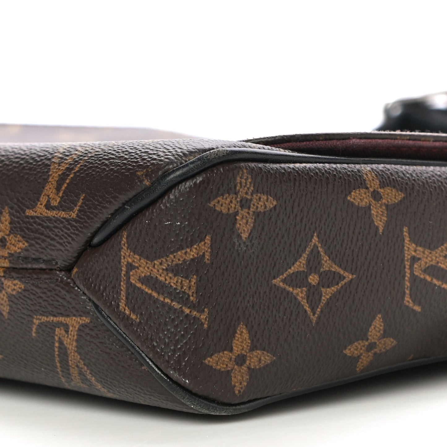 Monogram Macassar District PM