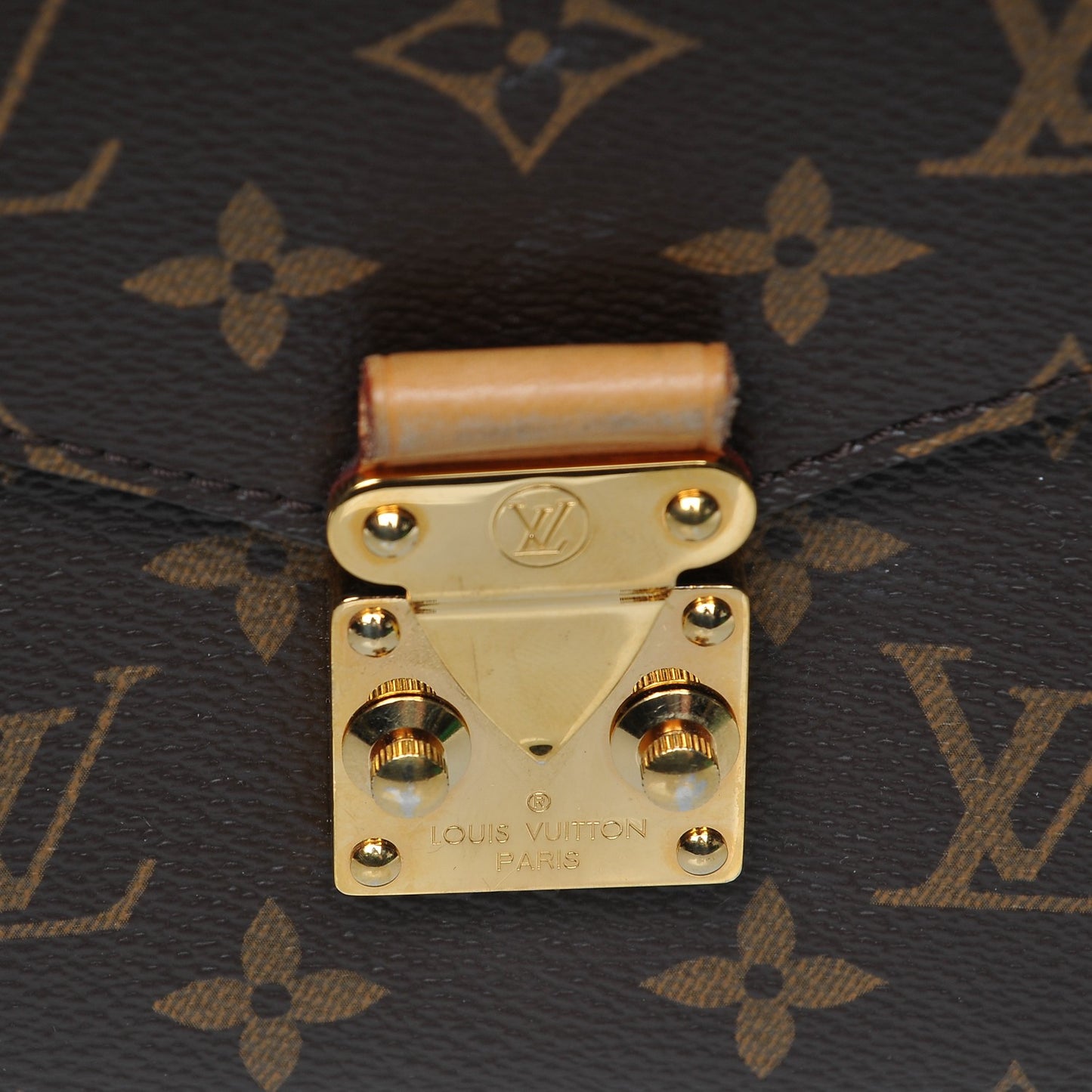 Monogram Metis