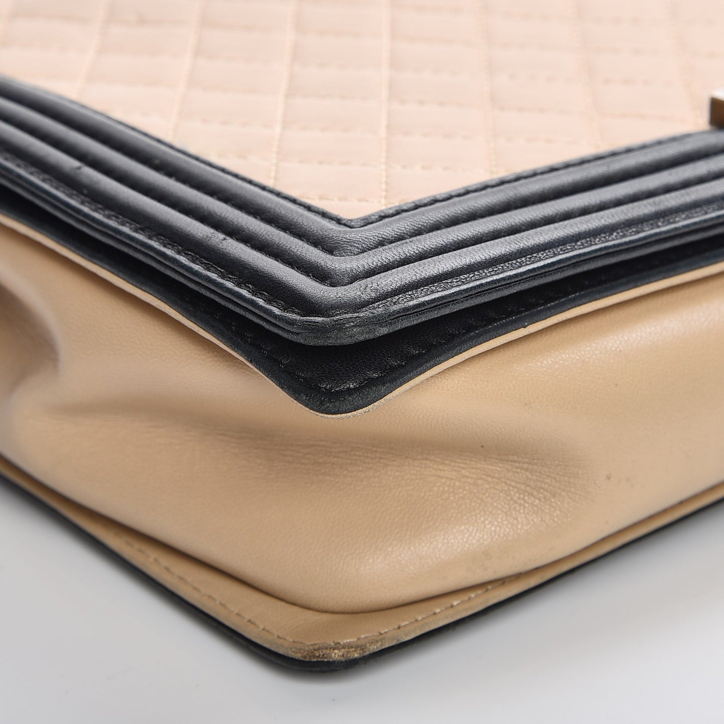 Lambskin Quilted Large Boy Flap Beige Black