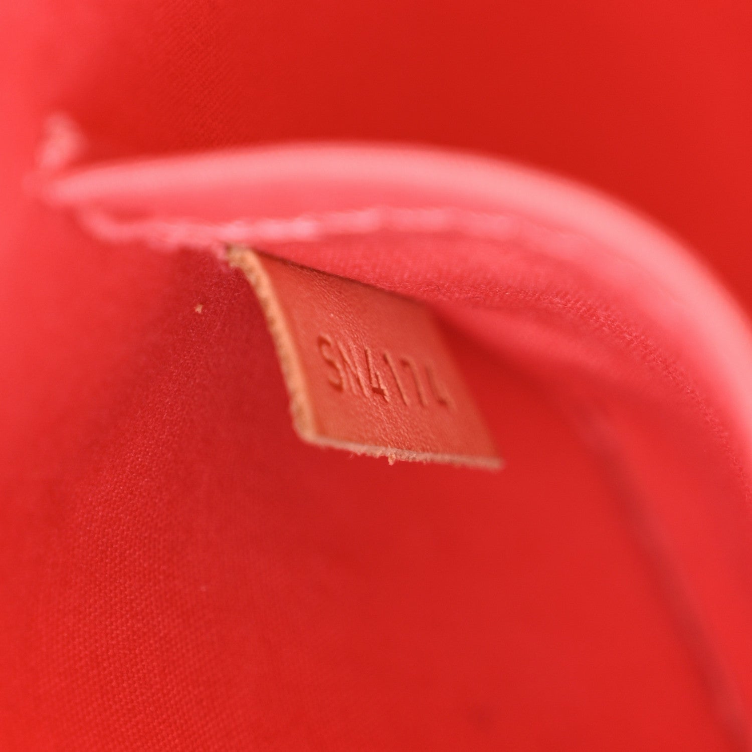 Louis Vuitton Vernis Alma BB Rose Litchi 7 of 12