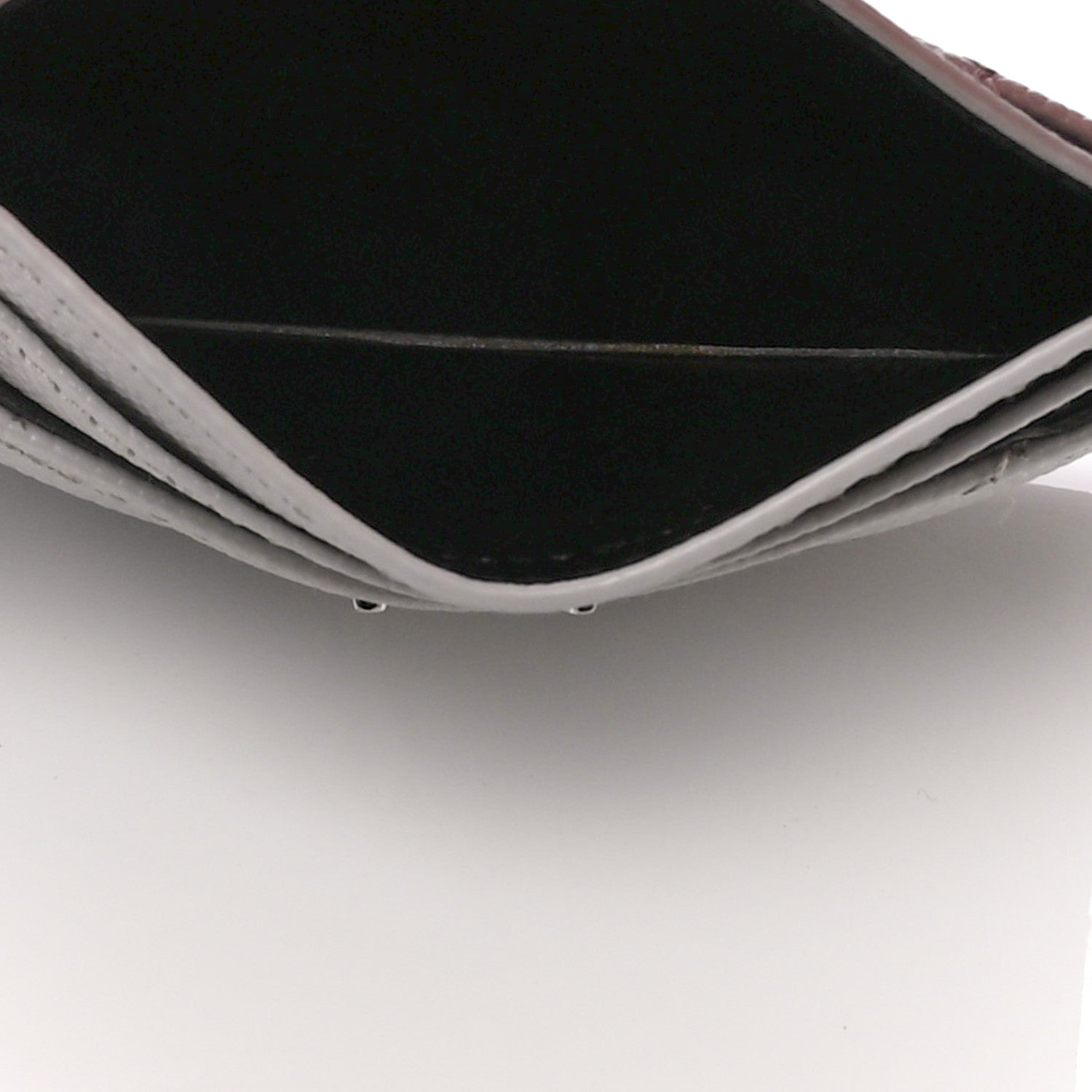 Saint Laurent Grain De Poudre Matelasse Chevron Monogram Credit Card Case Granite 5 of 7