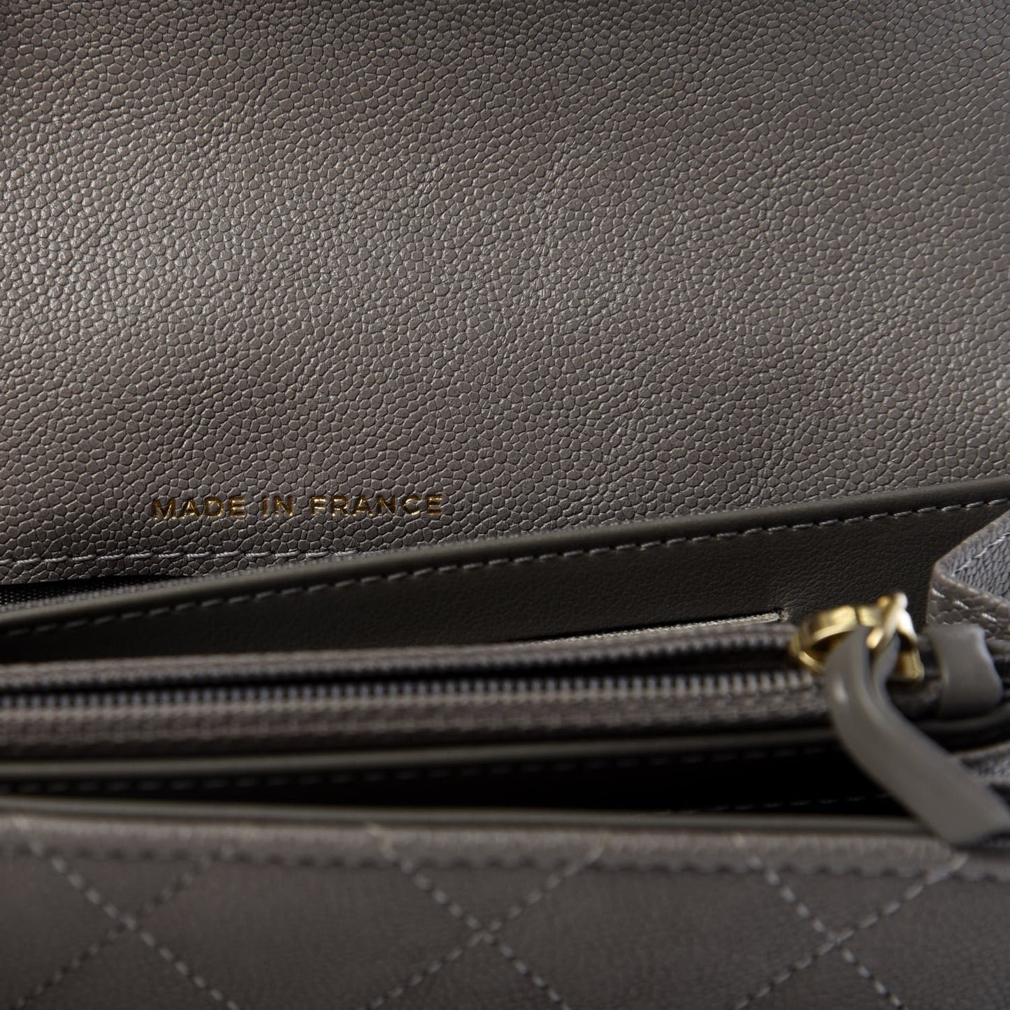 Caviar Quilted Medium Boy Flap Wallet Grey