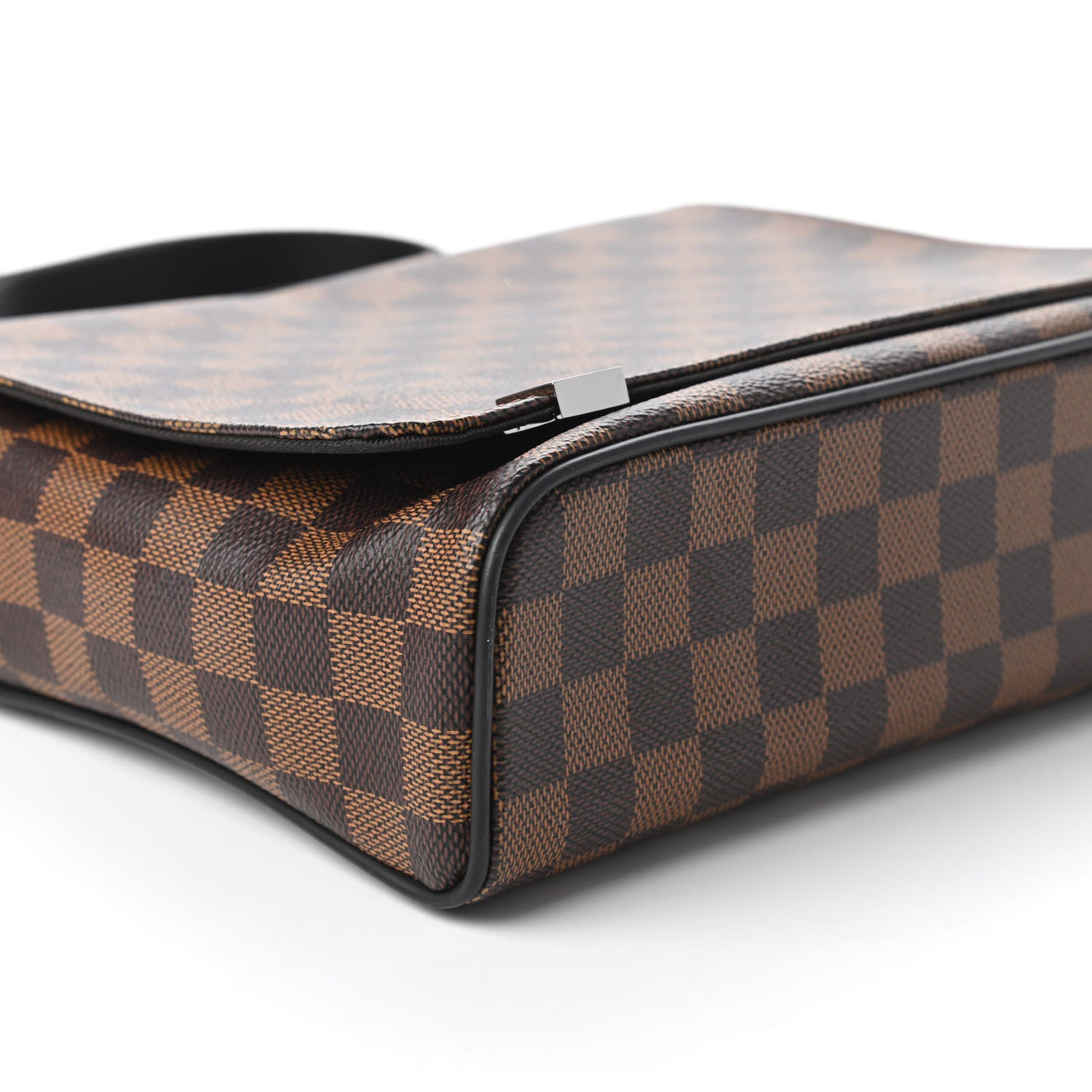 Louis Vuitton Damier Ebene District PM 6 of 10