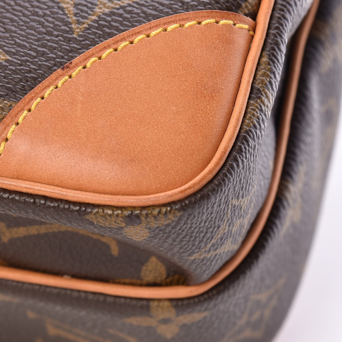 Monogram Amazone