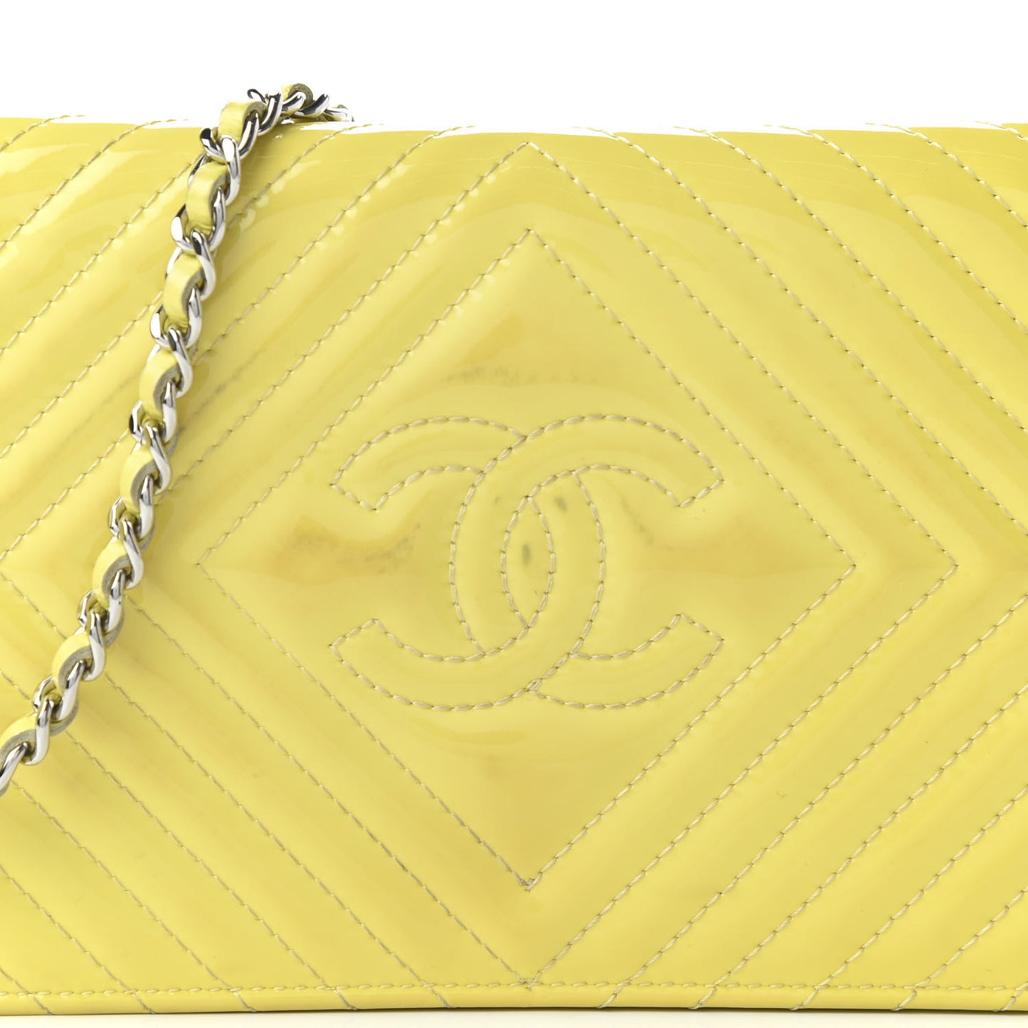 Patent Quilted Chevron Diamond CC Wallet On Chain WOC