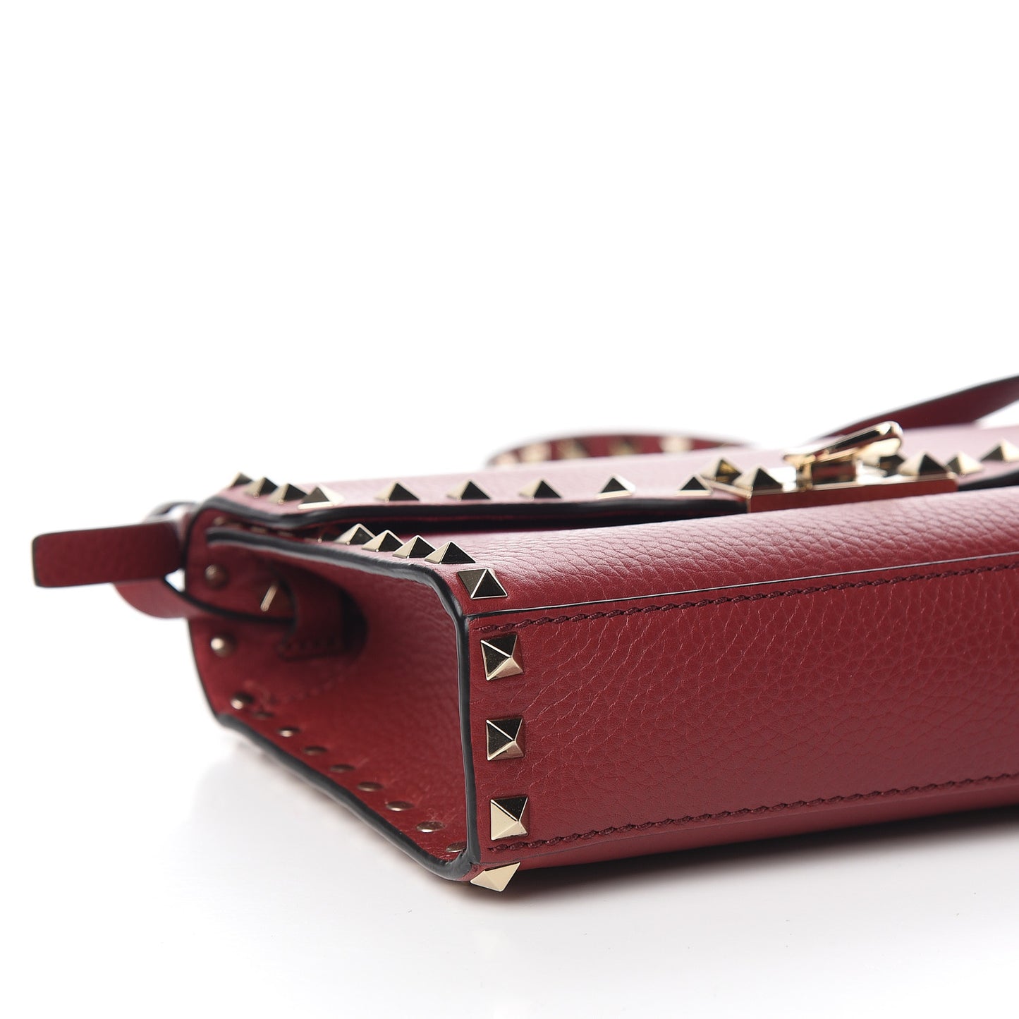 Pebbled Calfskin Medium Rockstud Flip Lock Crossbody Bag Rubino