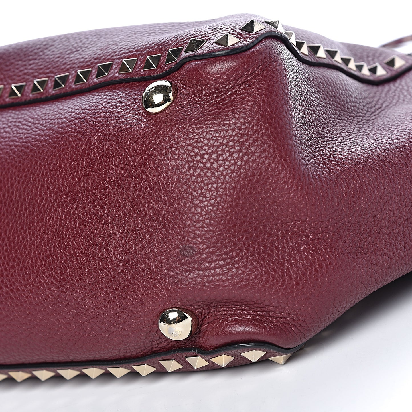 Pebbled Calfskin Medium Rockstud Tote Cremisi