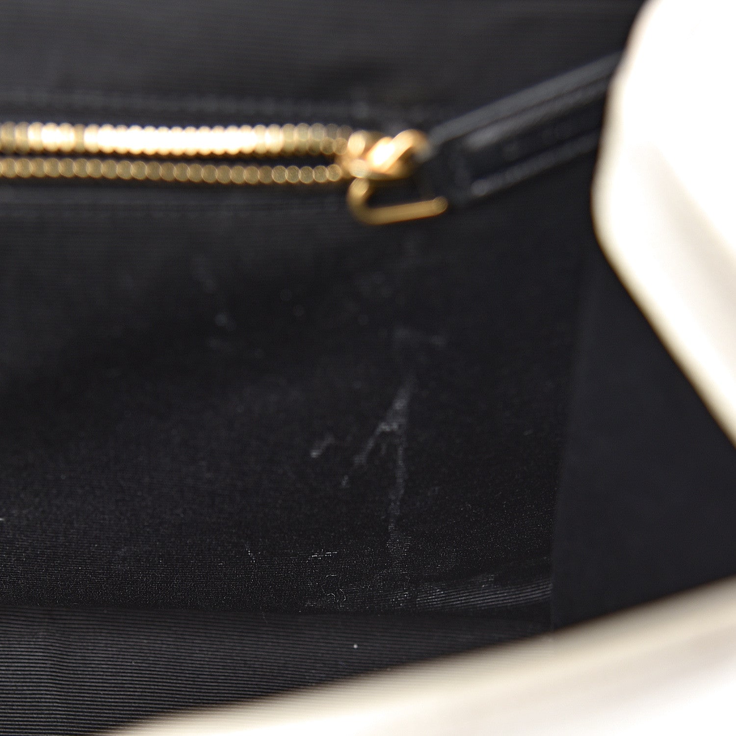 Saint Laurent Grain De Poudre Matelasse Chevron Large Monogram Satchel White 6 of 17