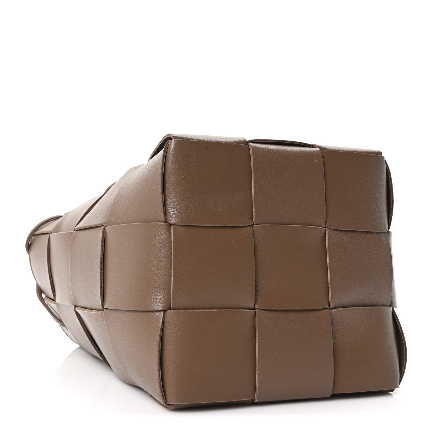 BOTTEGA VENETA ブラウンバッグ Bottega Veneta Nappa Maxi Intrecciato Small Cassette Bucket Bag