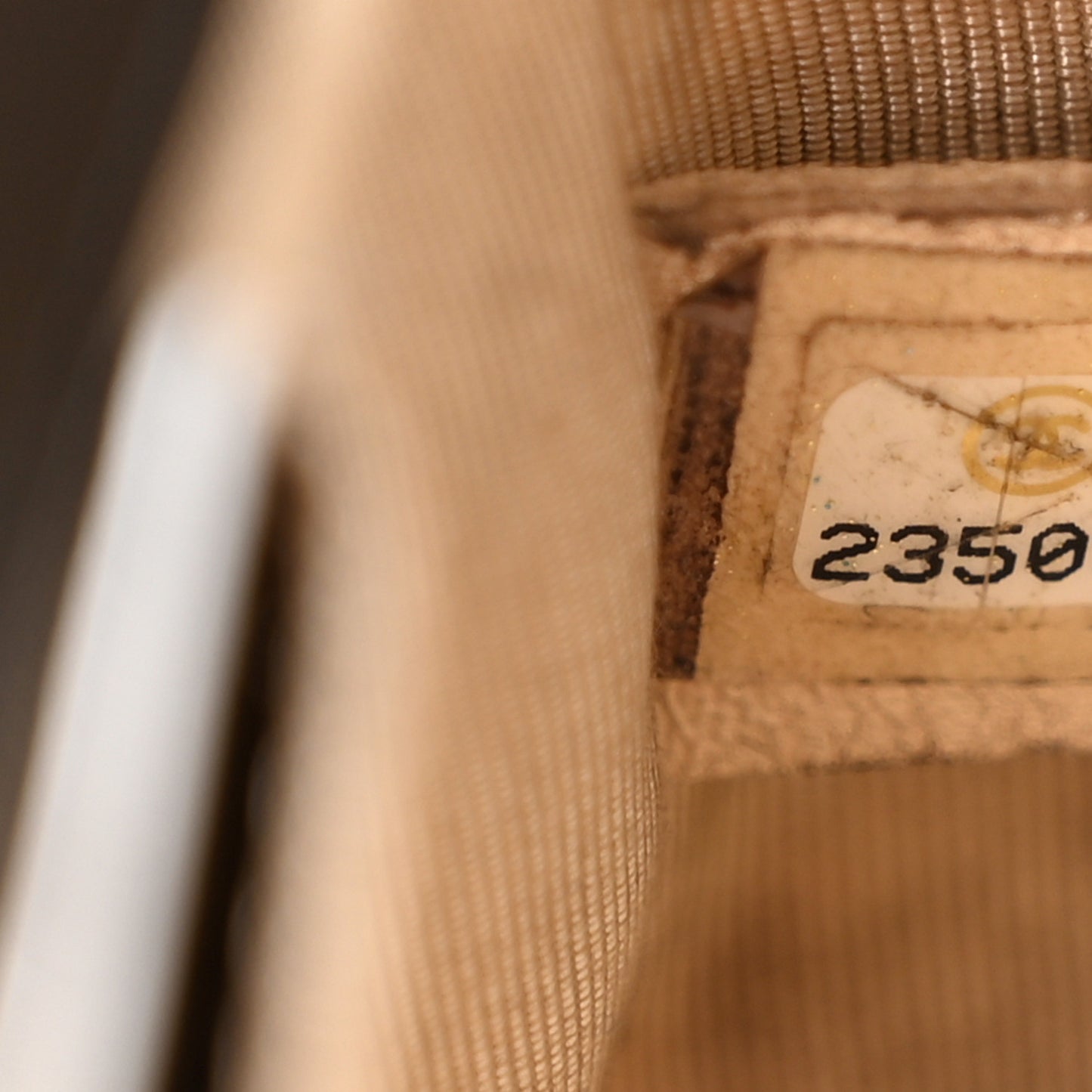 Grained Calfskin Stitched Mini Label Click Shopper Black
