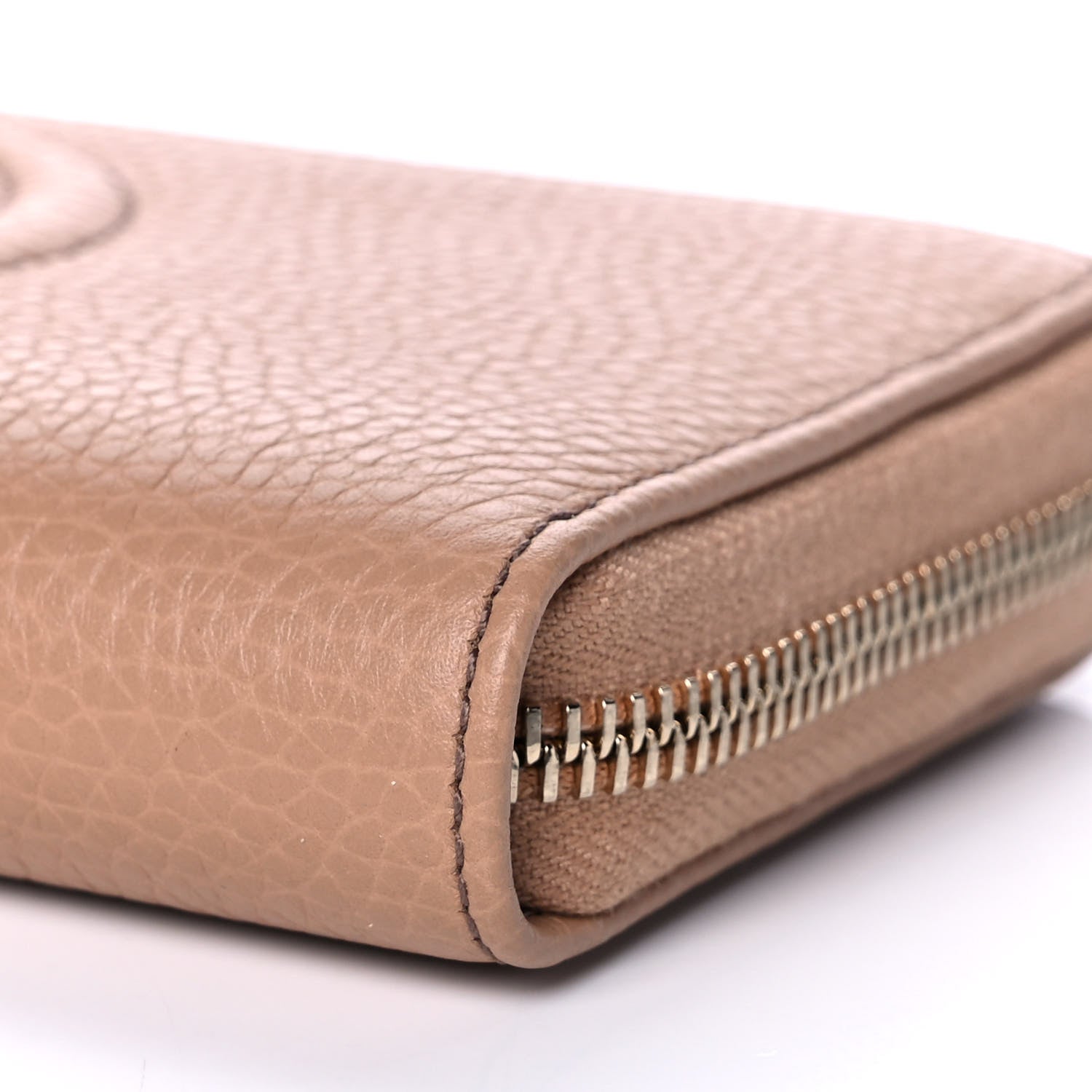 Gucci Pebbled Calfskin Soho Zip Around Wallet Camelia 9 of 10