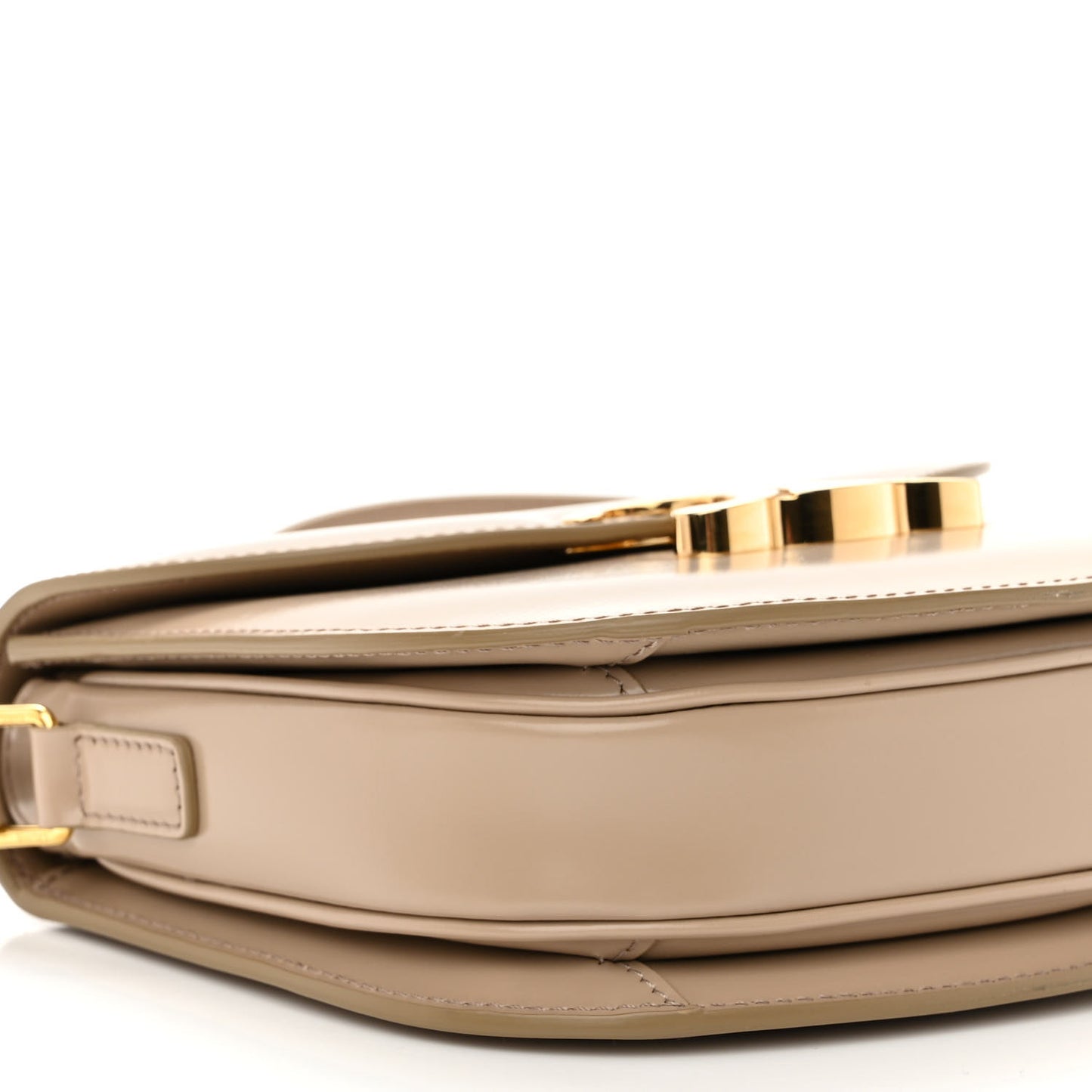 Shiny Calfskin Triomphe Besace Clea Pebble
