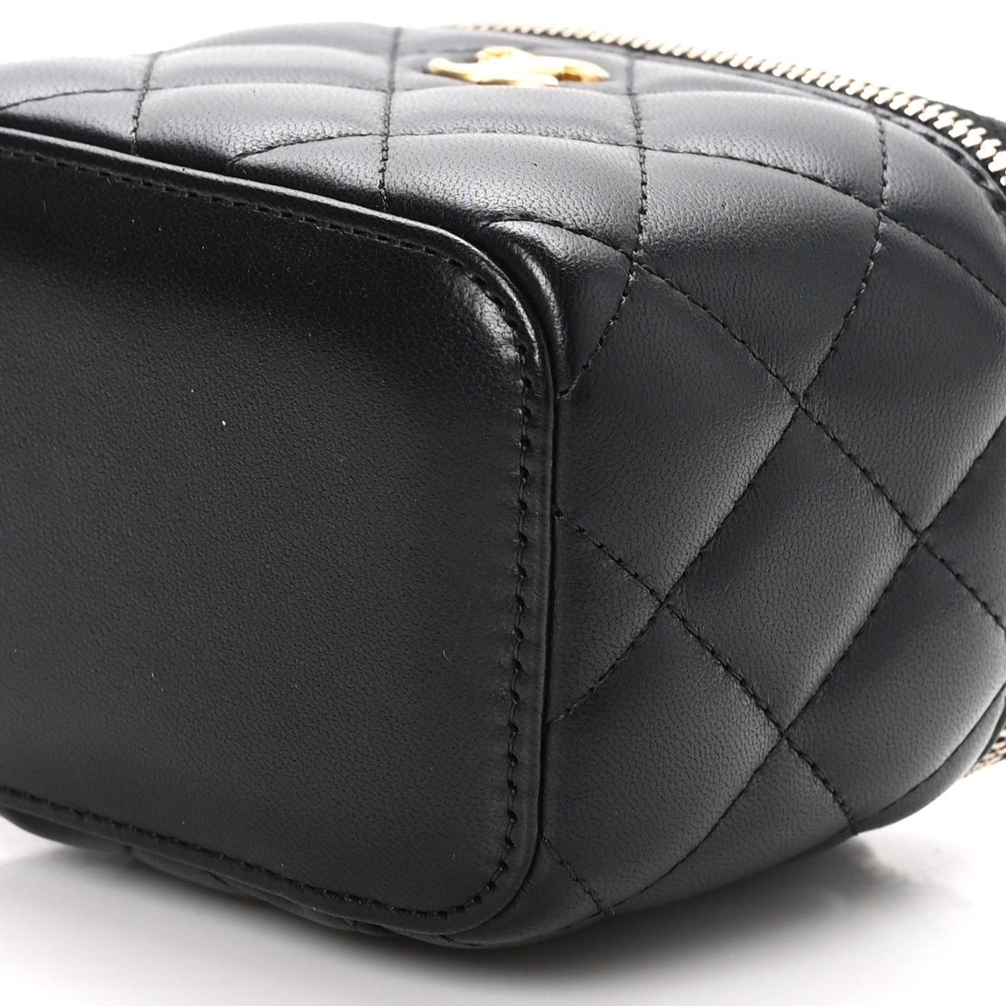 Lambskin Quilted Mini Pearl Crush Vanity Case With Chain Black