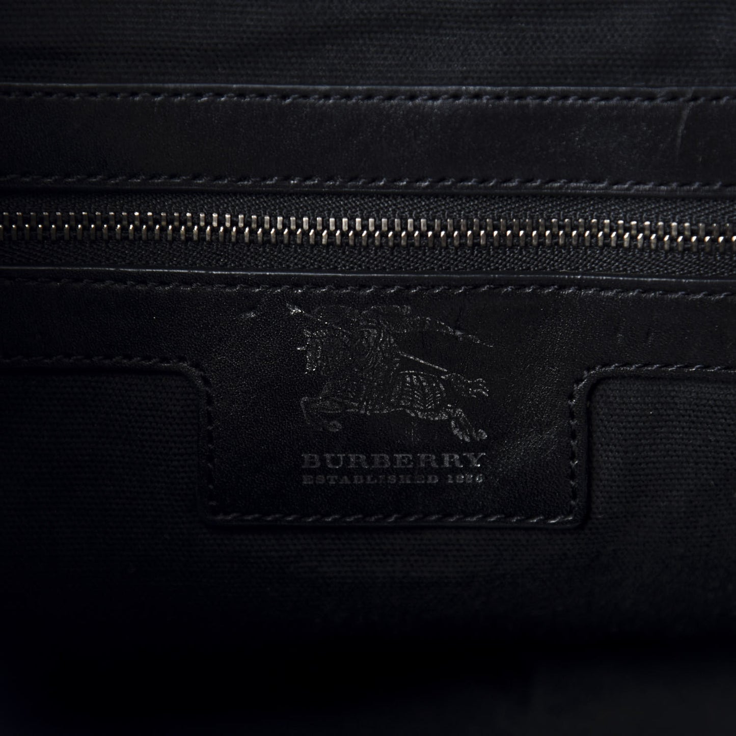 Beat Check Tote Black