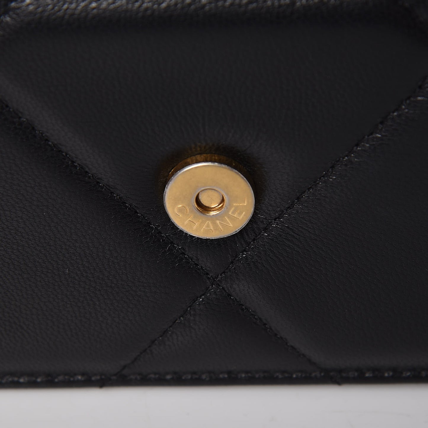 Goatskin Quilted 19 Wallet On Chain WOC Black