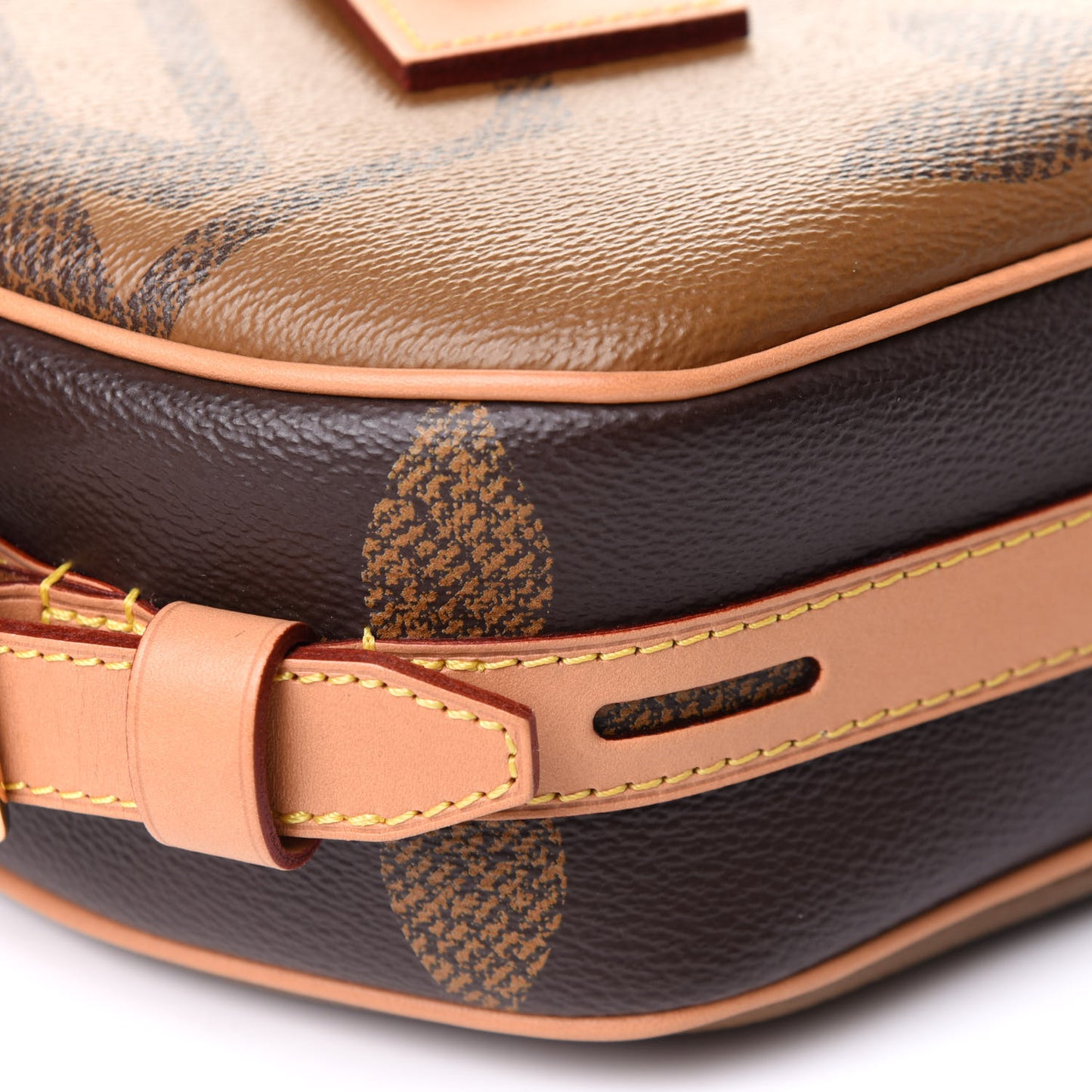 Reverse Monogram Giant Boite Chapeau Souple