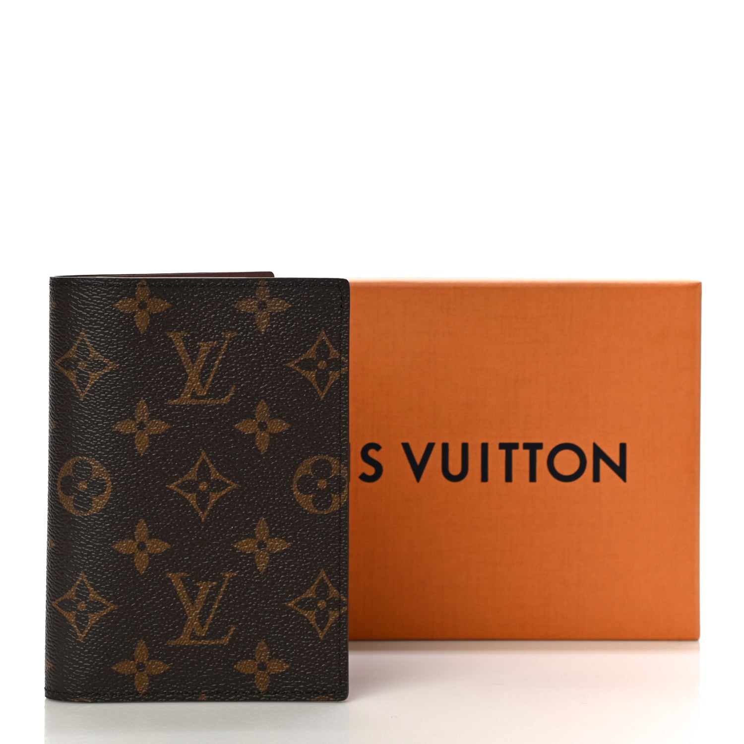 Louis Vuitton Monogram Passport Cover 10 of 10