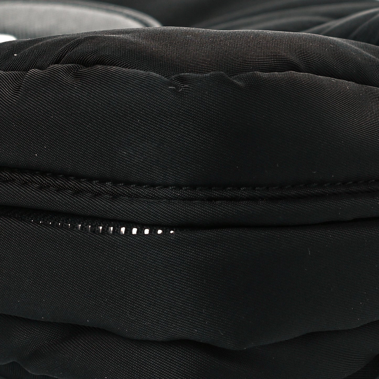 Tessuto Nylon Bomber Sound Chain Flap Shoulder Bag Black