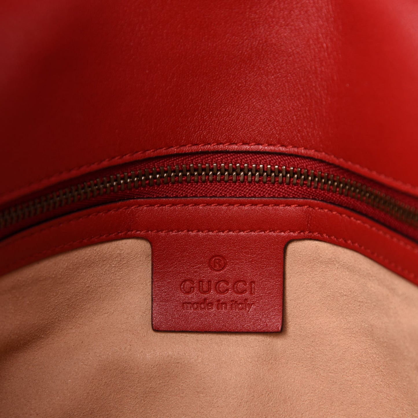 Calfskin Matelasse Medium GG Marmont Shoulder Bag Hibiscus Red