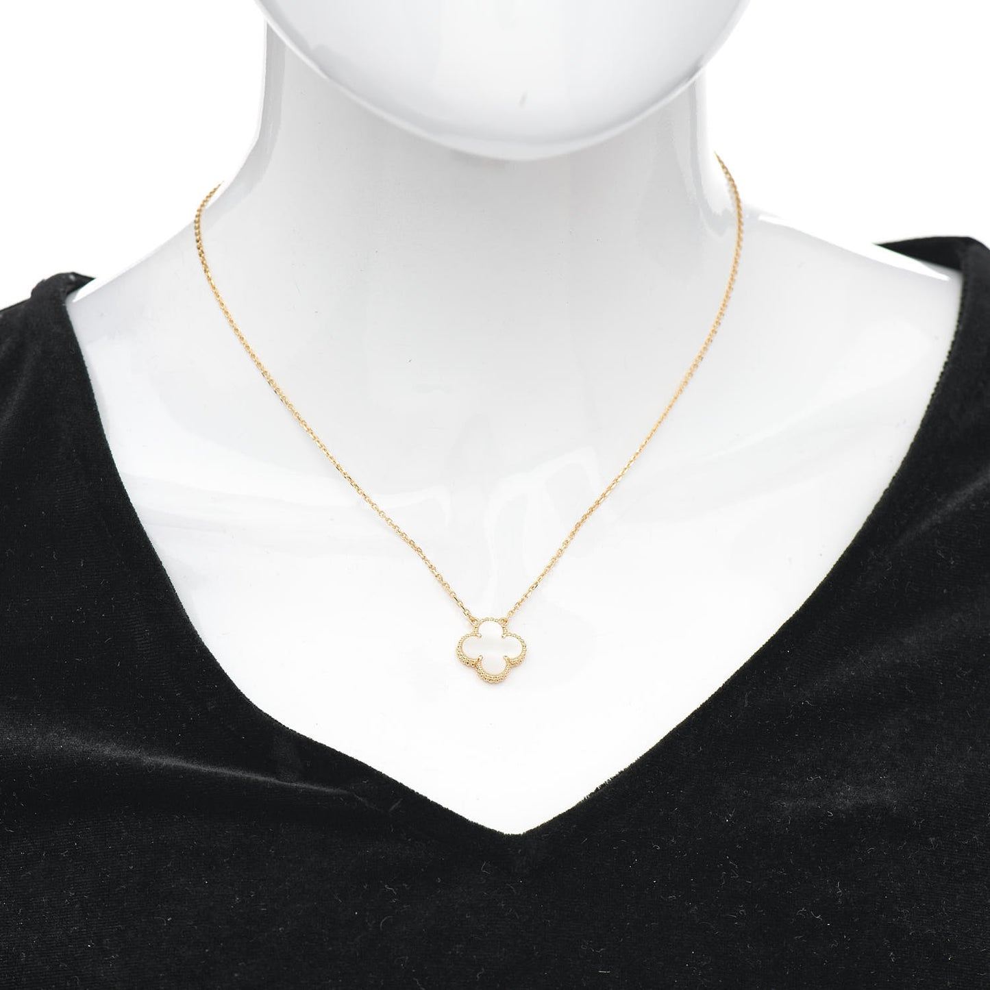 18K Yellow Gold Mother of Pearl Vintage Alhambra Pendant Necklace