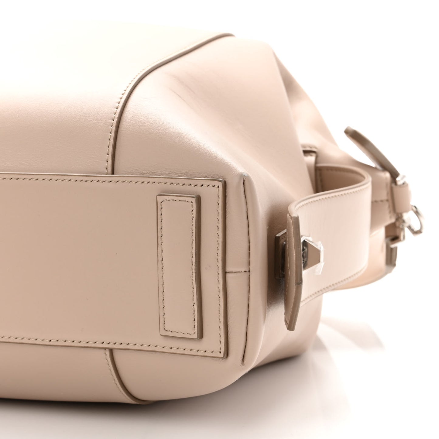 Soft Calfskin Medium Soft Antigona Dune