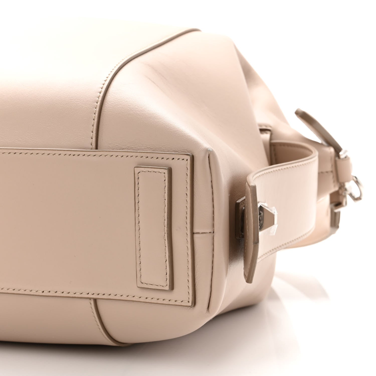 Givenchy Soft Calfskin Medium Soft Antigona Dune 9 of 9