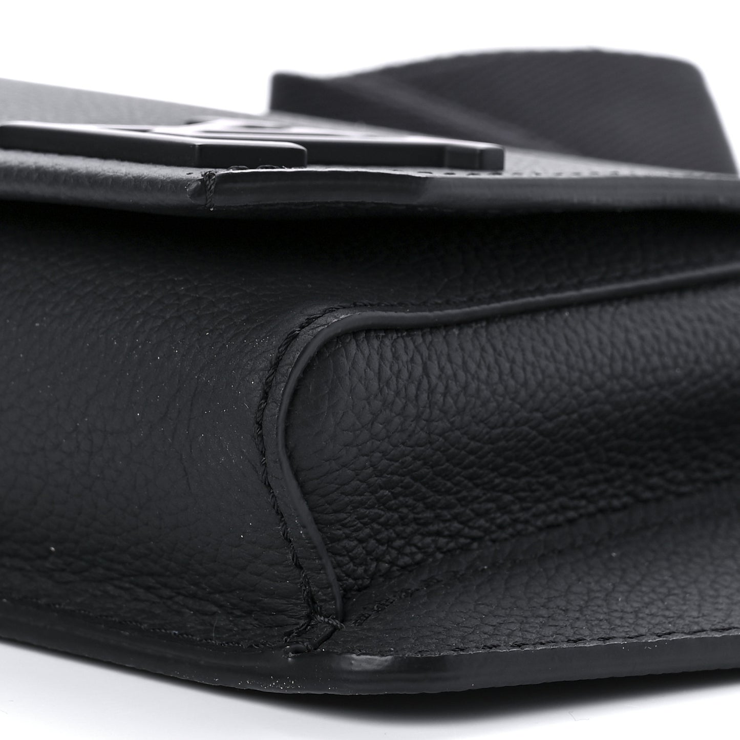 Grained Calfskin Aerogram Slingbag Black